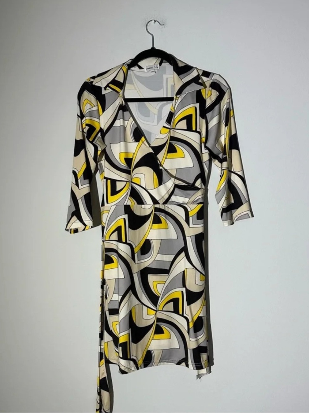 Sweet Lily Geometric Print Wrap Dress in Yellow and Black Size M